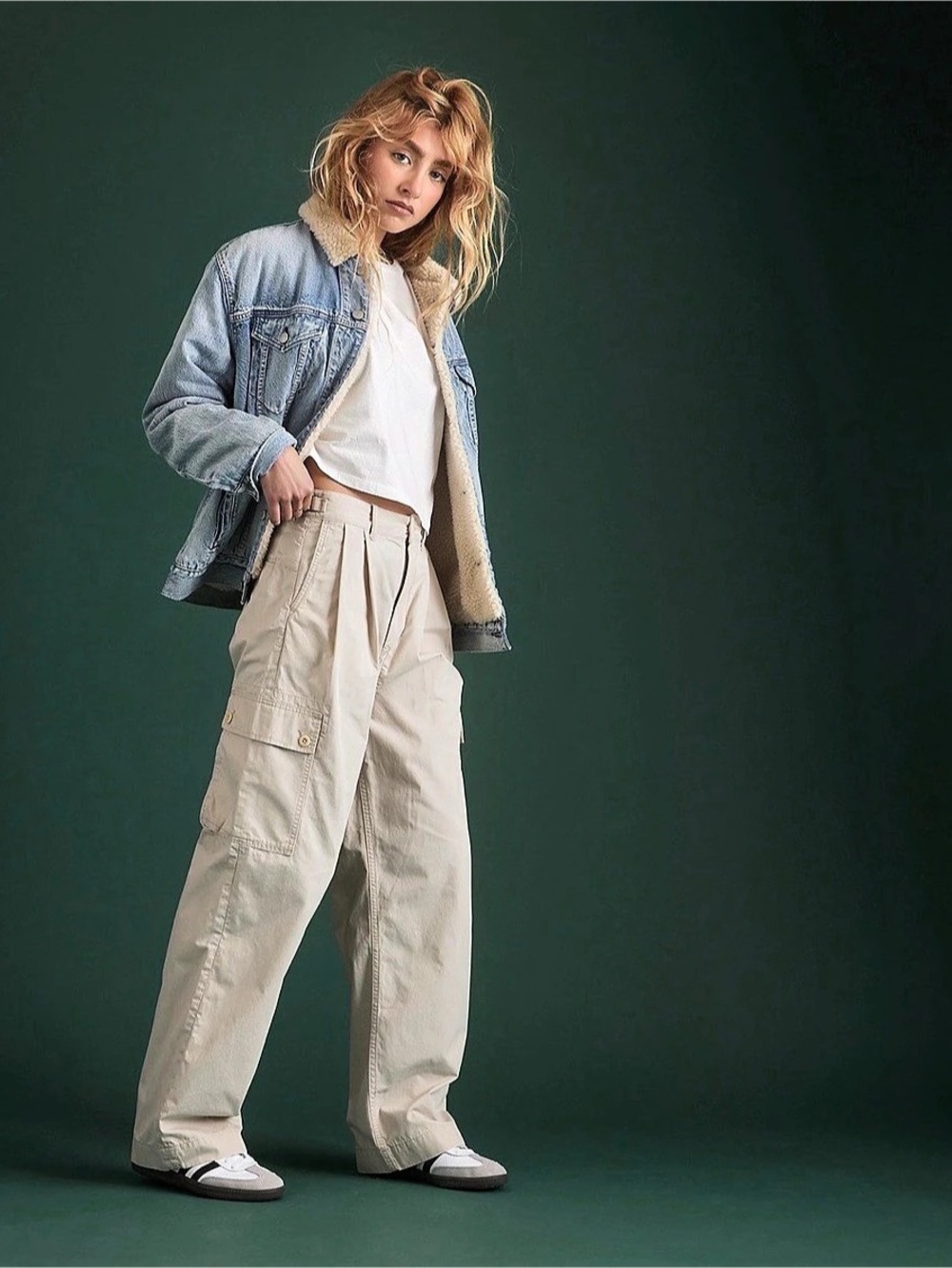 AE77 Premium Pleated Cargo Pants Cream High Rise Size 4
